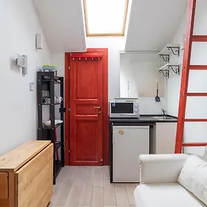 https://citta-studi-apartment-poggi-7.it-lombardy.com